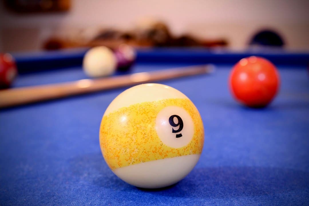 Pooltisch mit Kugel und Queues – Symbolbild zur 9-Ball China Open 2026